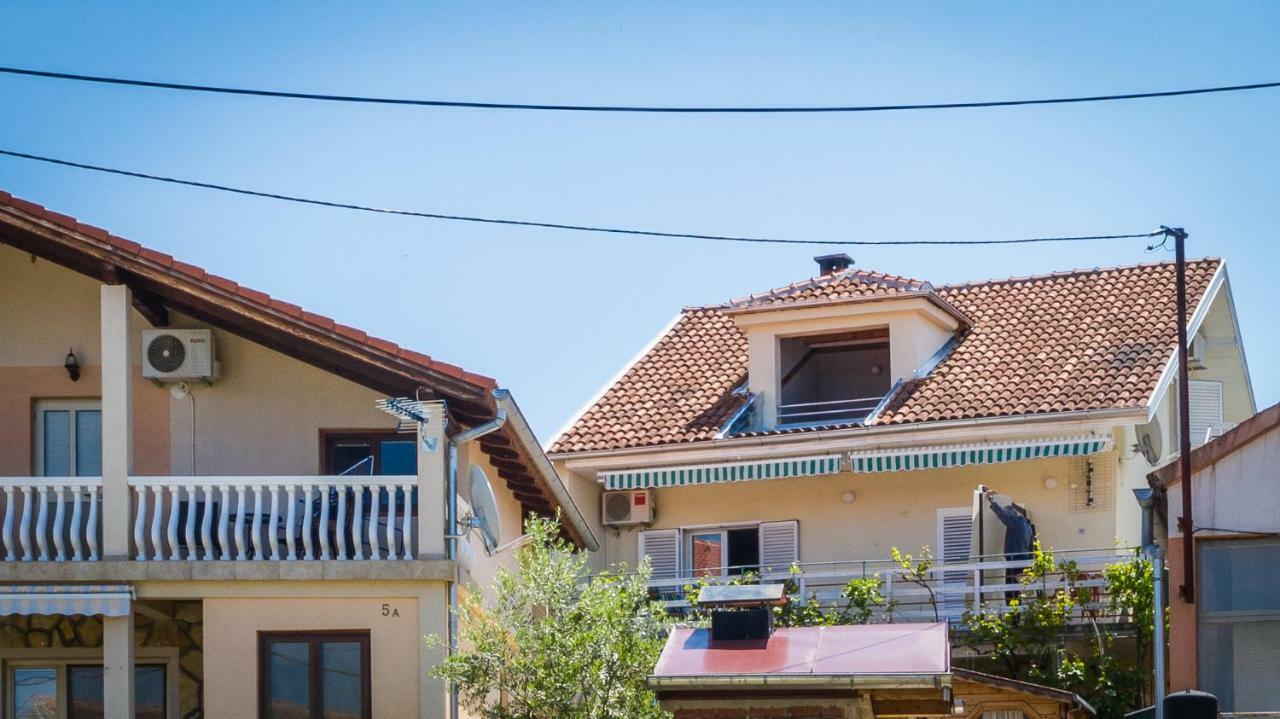 Kiwi Apartments Gornji Karin Exteriér fotografie