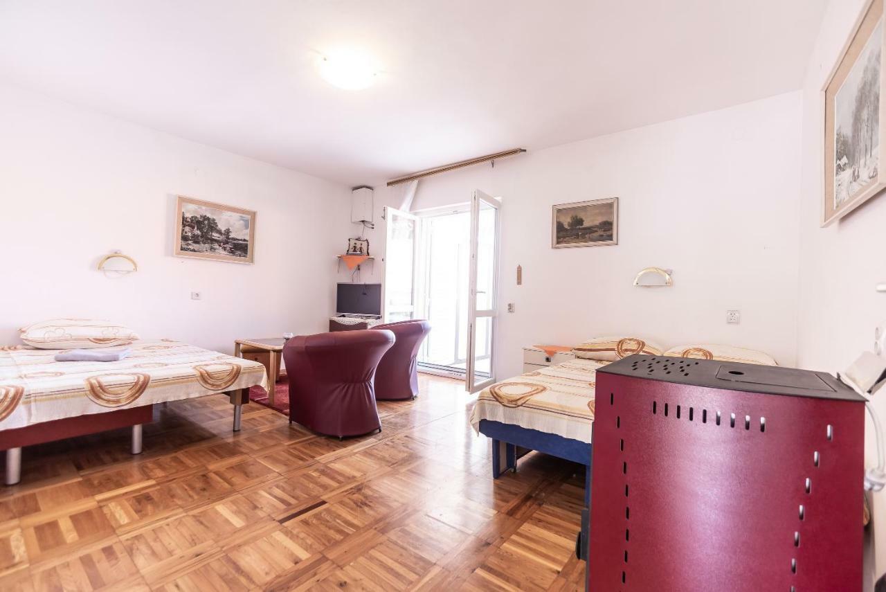 Kiwi Apartments Gornji Karin Exteriér fotografie