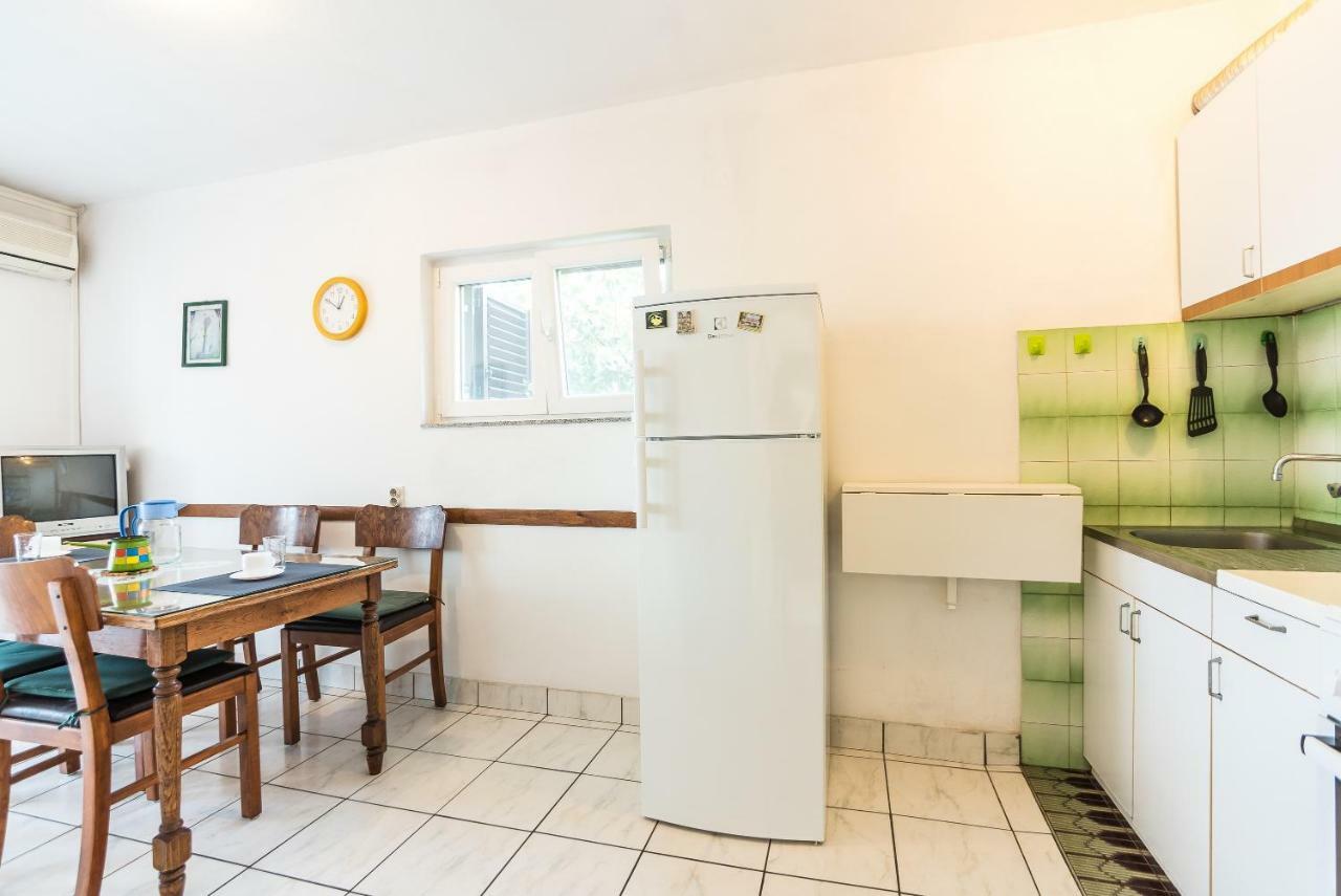 Kiwi Apartments Gornji Karin Exteriér fotografie