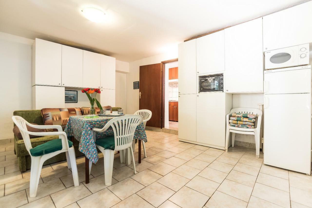 Kiwi Apartments Gornji Karin Exteriér fotografie